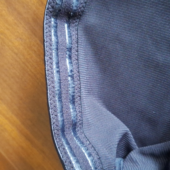 Maidenform Shaping Brief Size Medium - Picture 3 of 4